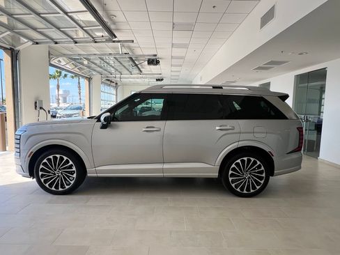 Used 2026 Hyundai Palisade Calligraphy FWD image 4