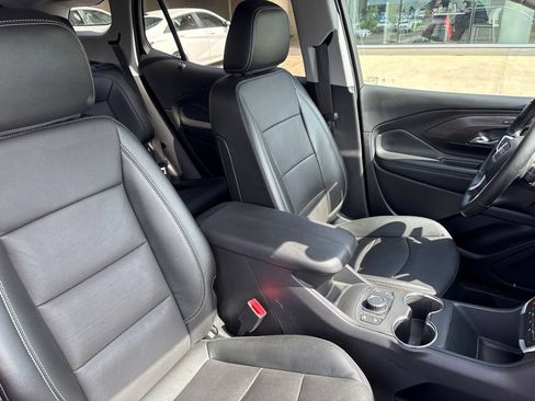 Used 2024 GMC Terrain SLT FWD image 15