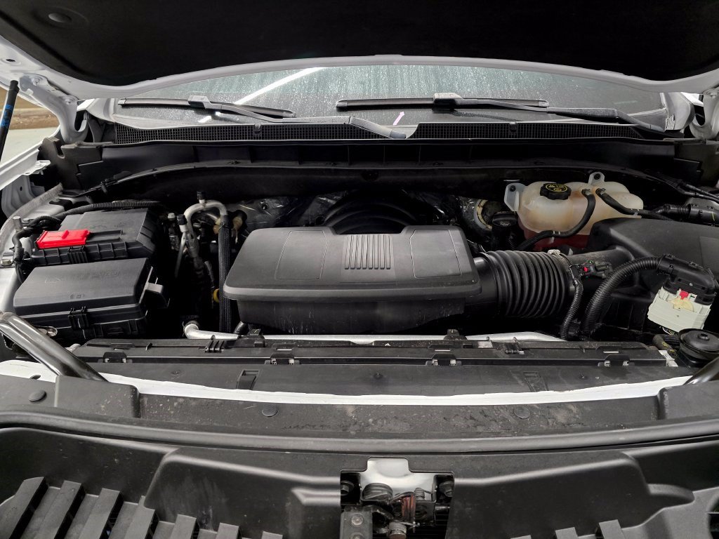 Used 2024 Chevrolet Suburban RST RWD image 13