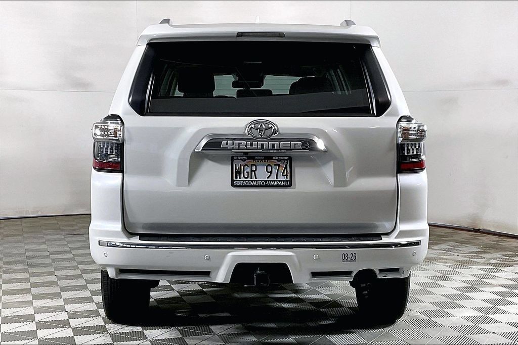 Used 2022 Toyota 4Runner Limited AWD/4WD image 3
