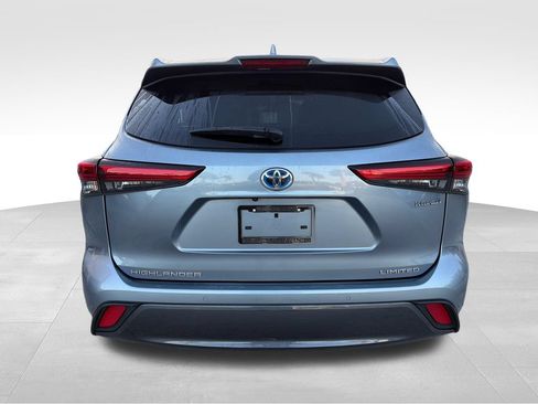 Used 2023 Toyota Highlander Limited FWD image 6