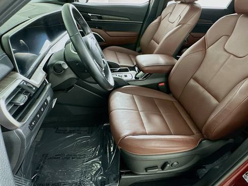 Used 2024 Kia Telluride EX FWD image 9