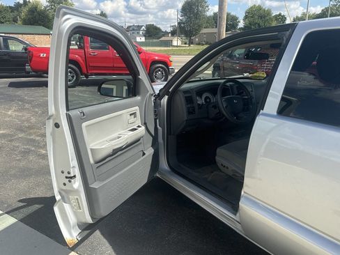 Used 2005 Dodge Dakota SLT image 14