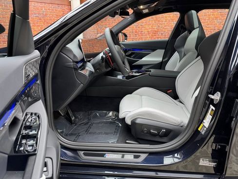 Used 2026 BMW M5 image 22