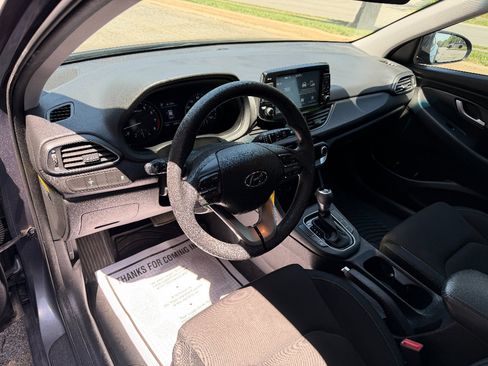 Used 2018 Hyundai Elantra GT FWD image 16