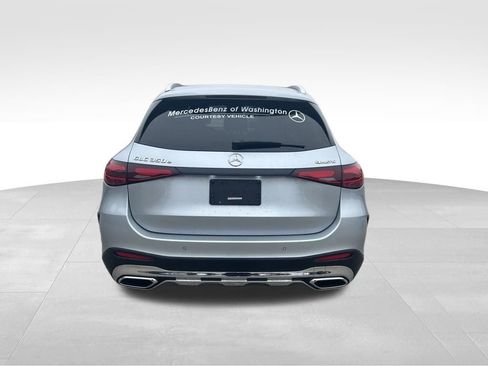 Used 2025 Mercedes-Benz GLC 350e 4MATIC image 4