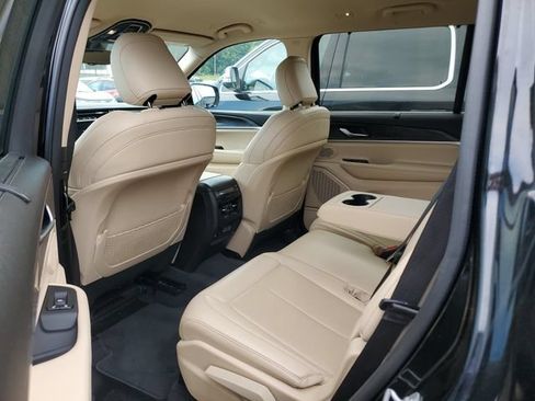 Certified 2021 Jeep Grand Cherokee L Limited w/ Luxury Tech Group II AWD/4WD image 8