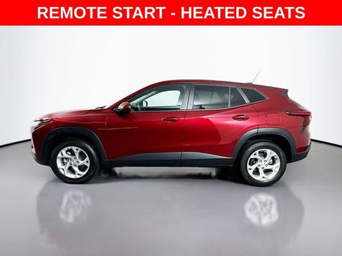 Used 2024 Chevrolet Trax LS w/ LS Convenience Package image 9