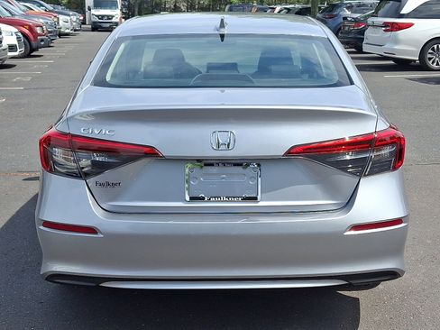 Used 2024 Honda Civic EX image 5