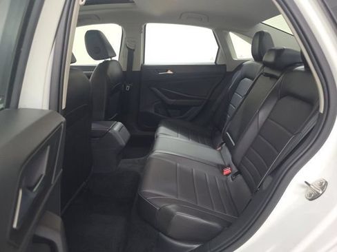 Used 2023 Volkswagen Jetta SE w/ Panoramic Sunroof Package FWD image 9
