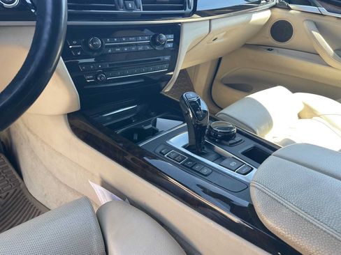 Used 2015 BMW X5 xDrive50i AWD/4WD image 9