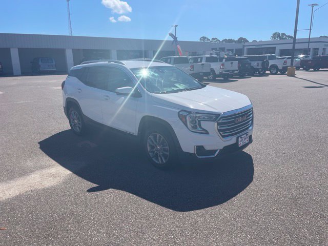 Used 2022 GMC Terrain SLT w/ LPO, Floor Liner Package AWD/4WD image 2