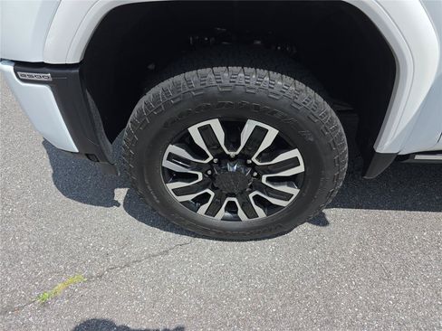 Used 2024 GMC Sierra 2500 Denali Ultimate AWD/4WD image 10