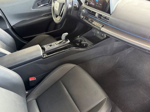 Used 2025 Toyota Prius XLE FWD image 24