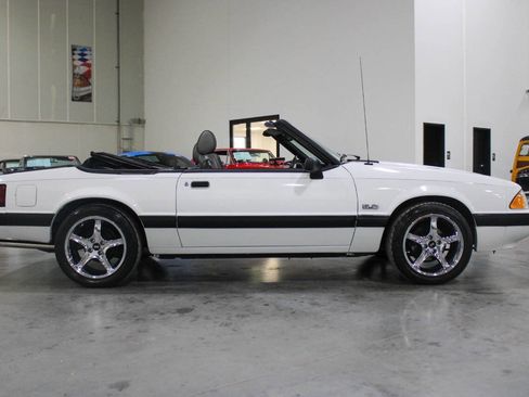 Used 1989 Ford Mustang LX image 8