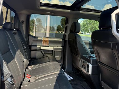 Used 2019 Ford F150 Lariat w/ Equipment Group 502A Luxury AWD/4WD image 10