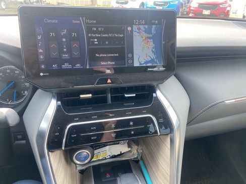 Used 2021 Toyota Venza XLE w/ Softex Package image 30