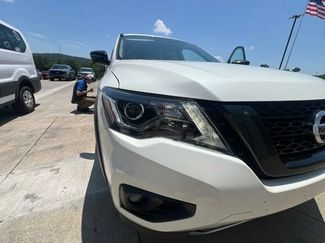 Used 2019 Nissan Pathfinder SL FWD video 3