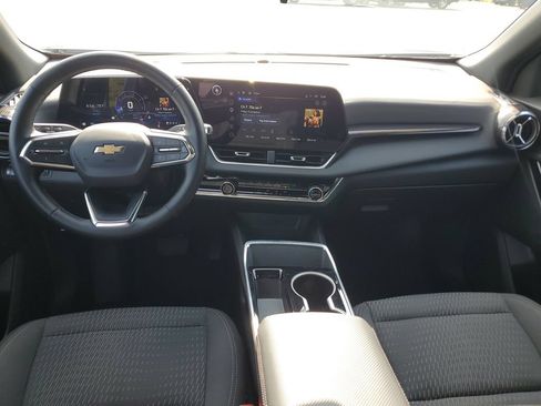 Used 2025 Chevrolet Equinox LT AWD/4WD image 10