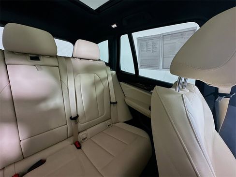 Used 2019 BMW X3 sDrive30i w/ Premium Package image 14