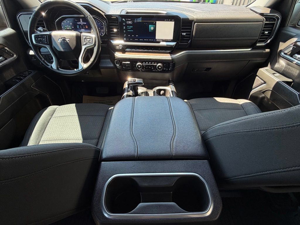 Used 2024 Chevrolet Silverado 1500 RST w/ Z71 Off-Road Package AWD/4WD image 12