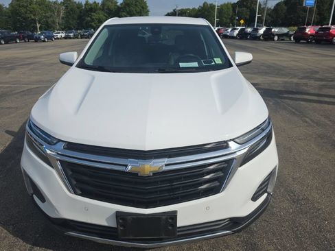 Used 2024 Chevrolet Equinox LT AWD/4WD image 2