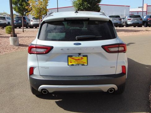 Certified 2026 Ford Escape SE FWD image 5