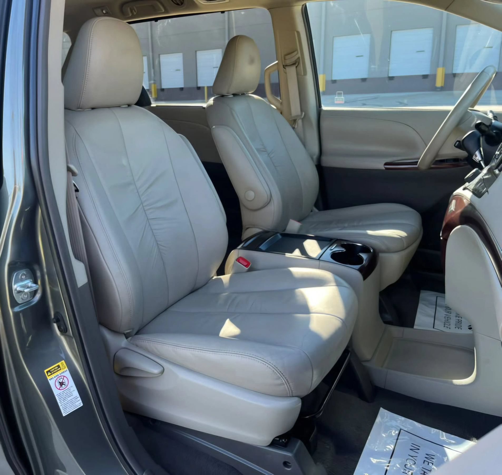 Used 2011 Toyota Sienna XLE w/ XLE Navigation Pkg FWD image 21