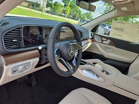 New 2026 Mercedes-Benz GLS 450 4MATIC image 28