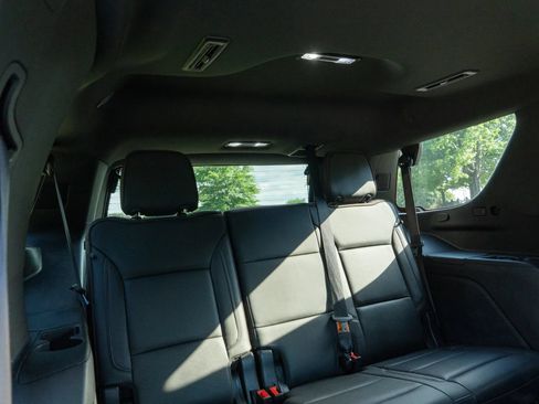 Used 2021 Chevrolet Tahoe High Country w/ Premium Package AWD/4WD image 18