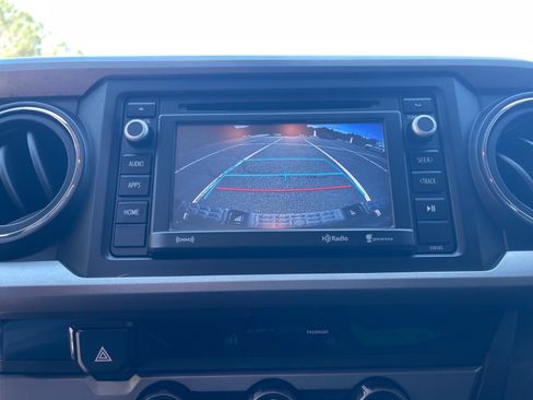 Used 2017 Toyota Tacoma SR5 w/ Tow Package RWD image 6