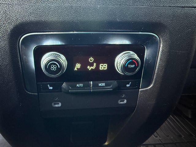 Used 2021 GMC Yukon Denali AWD/4WD image 9