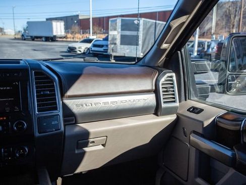 Used 2018 Ford F450 Limited image 5