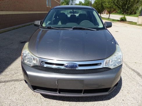 Used 2010 Ford Focus SE FWD image 11