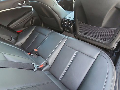 Used 2023 Genesis G70 2.0T image 11