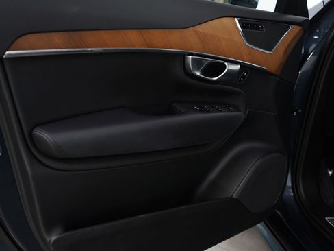 Used 2024 Volvo XC90 B5 Plus image 24