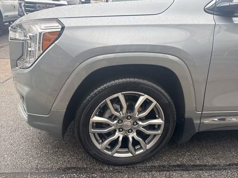 Used 2024 GMC Terrain Denali w/ Denali Premium Package AWD/4WD image 4