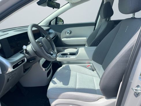 New 2026 Hyundai Ioniq 9 SE image 10