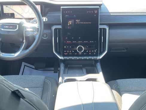 Used 2025 GMC Acadia Elevation image 22