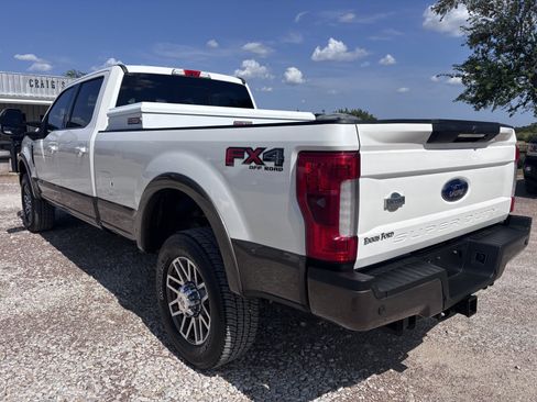 Used 2017 Ford F350 King Ranch w/ King Ranch Ultimate Package AWD/4WD image 3