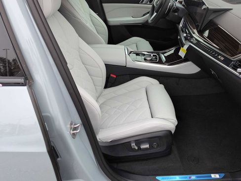 New 2026 BMW X5 xDrive40i w/ M Sport Package AWD/4WD image 24