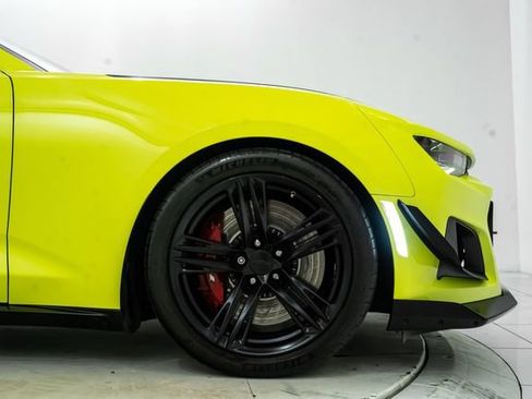 Used 2021 Chevrolet Camaro ZL1 RWD image 15