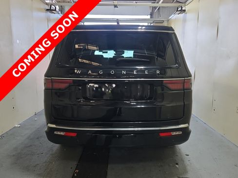 Used 2024 Jeep Wagoneer L Series II w/ Flexible Seating Group AWD/4WD image 5