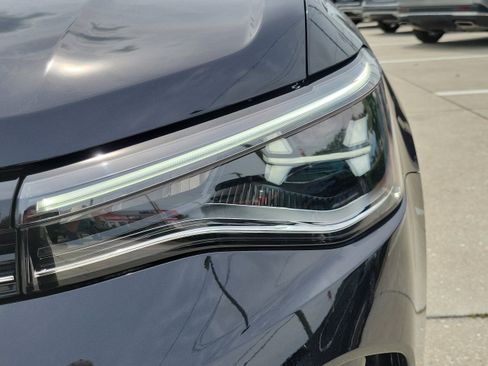 New 2026 Volkswagen Taos SE FWD image 9