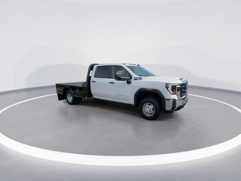 New 2025 GMC Sierra 3500 Pro w/ Convenience Package AWD/4WD image 2