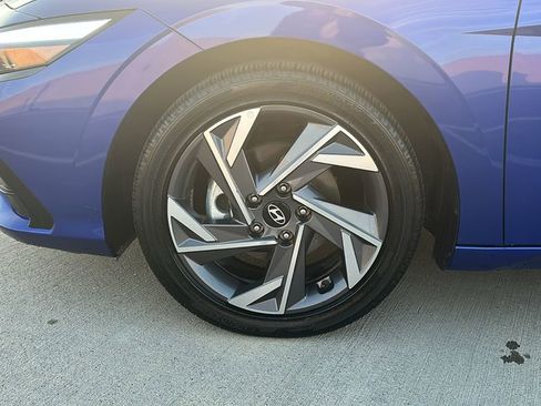 Certified 2025 Hyundai Elantra Limited image 7