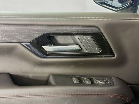 Used 2025 GMC Yukon XL AT4 Ultimate AWD/4WD image 21