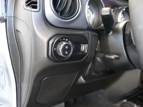 Used 2023 Jeep Gladiator Sport AWD/4WD image 13