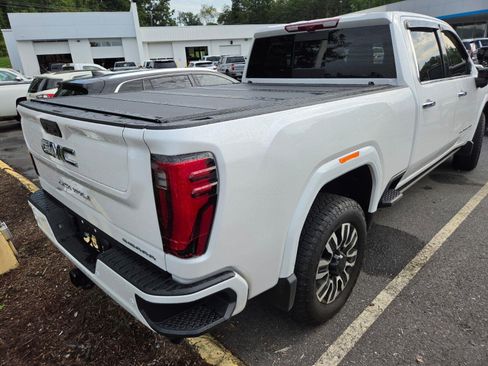 Used 2025 GMC Sierra 2500 Denali Ultimate AWD/4WD image 6