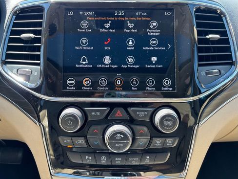 Used 2021 Jeep Grand Cherokee Limited AWD/4WD image 9